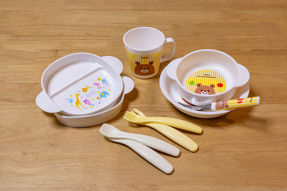 Complimentary kids tableware rentals